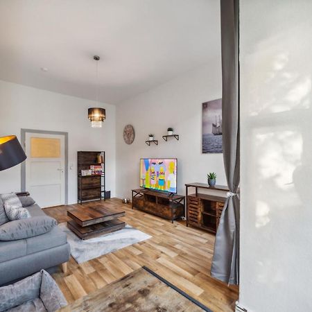Infinity Stay: Bis Zu 4 Personen Zentrum Wassernah Netflix Wilhelmshaven Bagian luar foto